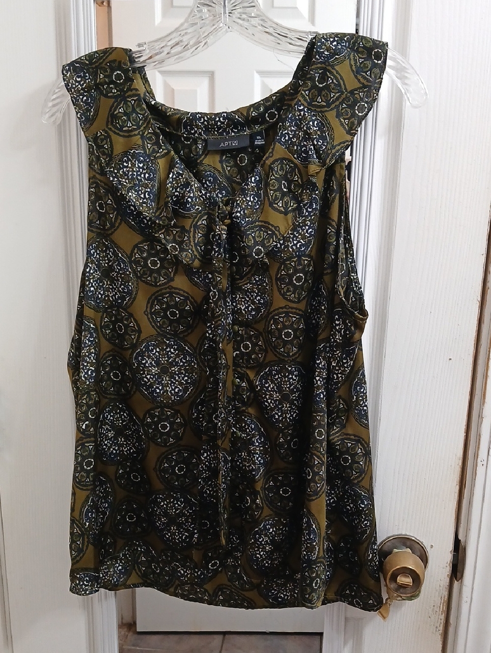 Apt. 9 Olive Green Medallion Print Sleeveless Top Size Xl